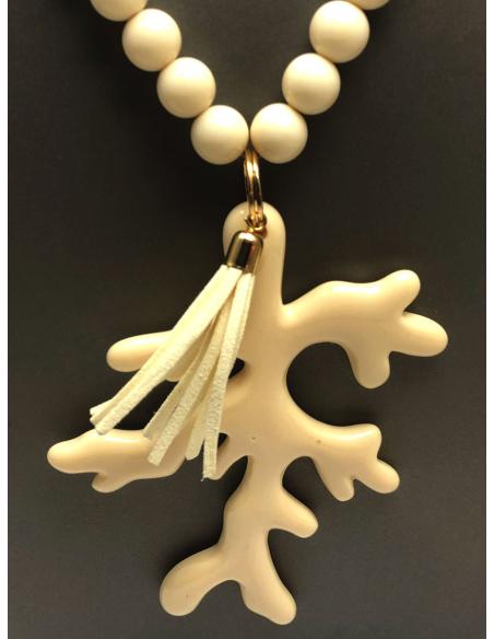 COLLARES BLANCO ROTO CON ORIGINAL COLGANTE DE RAMITA CORAL