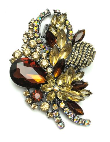 BROCHES MARRONES CON FABULOSA PEDRERIA DE CRISTAL