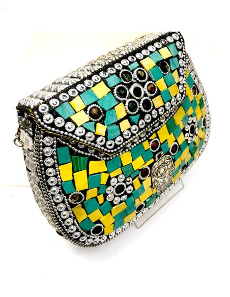 BOLSOS COFRE FIESTA DE MOSAICO VERDE Y AMARILLO CON MANO DE FATIMA