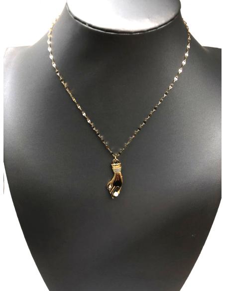 CADENAS DORADAS CON VISTOSO COLGANTE DE MANO DE MUJER - Imagen 2