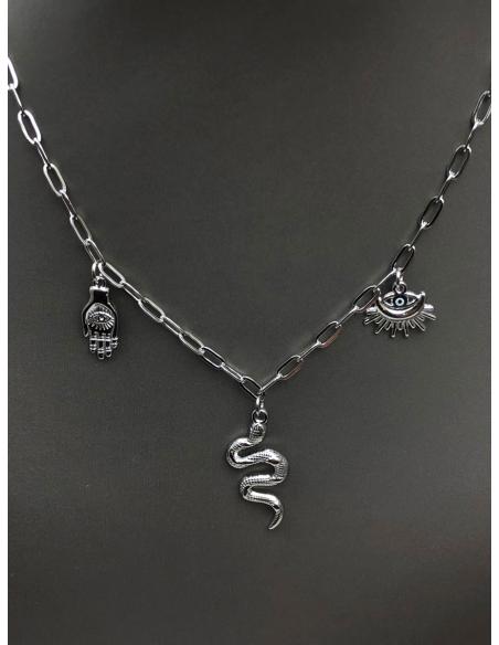 COLLARES PLATEADOS CON VISTOSOS DIJES PARA LUCIR ESCOTE