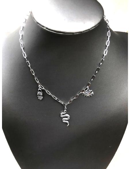 COLLARES PLATEADOS CON VISTOSOS DIJES PARA LUCIR ESCOTE