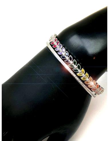 PULSERAS PLATEADAS DE ALTA BISUTERIA...