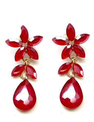 PENDIENTES ROJOS CON TALLAS DE CRISTAL Y DISEÑO DE FLORECITA