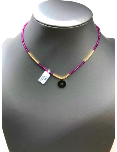 COLLARES FUCSIAS DE PEQUEÑAS CUENTAS DE CRISTAL CON MEDALLA - Imagen 2