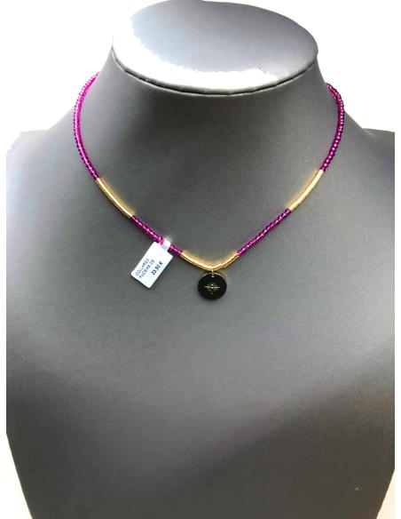 COLLARES FUCSIAS DE PEQUEÑAS CUENTAS DE CRISTAL CON MEDALLA - Imagen 2