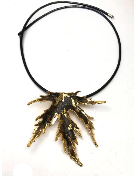 COLGANTE BROCHE ARCE CANADIENSE HOJA NATURAL CON BAÑO DE ORO - Imagen 1