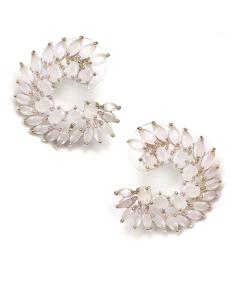 PENDIENTES PEQUEÑOS BLANCOS DISEÑO ABANICO PARA BODAS - Imagen 1