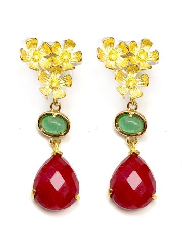 PENDIENTES DORADOS CON FLORECITAS Y PIEDRAS ROJAS Y VERDES - Imagen 1