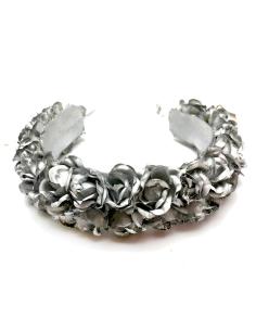 Imagen del producto DIADEMAS PLATEADAS PARA INVITADA DE BODA CON FLORES