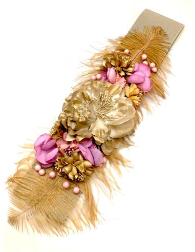 CINTURONES ONLINE CAMEL CON FLORES DORADAS Y ROSAS Y PLUMAS - Imagen 1