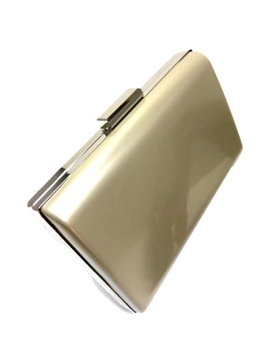 BOLSOS DORADOS EN CHAROL PARA TRAJES DE FIESTA O NOCHE - Imagen 1
