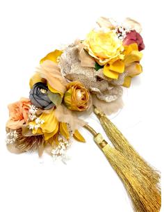 CINTURONES DE INVITADA EN BEIGE Y AMARILLO CON FLORES BONITAS - Imagen 1