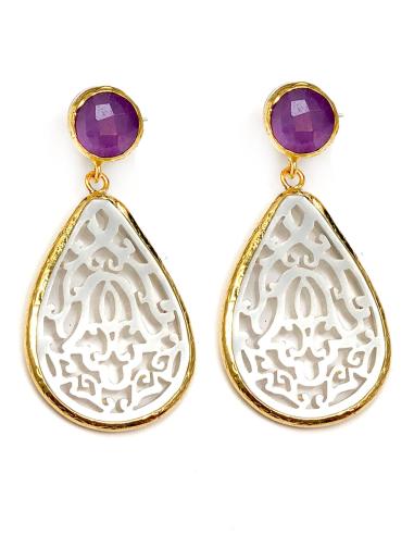 PENDIENTES LARGOS DE NACAR DECORADOS CON PIEDRA MALVA - Imagen 1