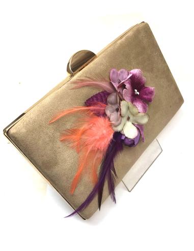 BOLSOS DE FIESTA BEIGE CON PLUMAS Y FLORES MORADAS Y CORAL - Imagen 1