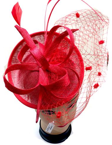 TOCADOS BODA ROJOS DE SINAMAY CON REDECILLA Y PLUMITAS - Imagen 1