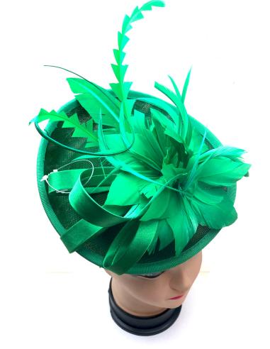 TOCADOS BODA VERDE ESMERALDA CON ELEGANTE DISEÑO DE PLUMAS - Imagen 1