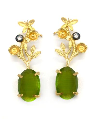 PENDIENTES LARGOS MUJER VERDE CAQUI BAÑADOS EN ORO CON FLORES Y MARIPOSAS