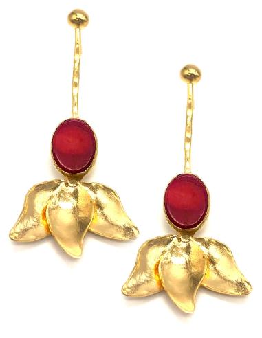 PENDIENTES LARGOS FLOR DE RUBÍ PARA LOOKS DE FIESTA