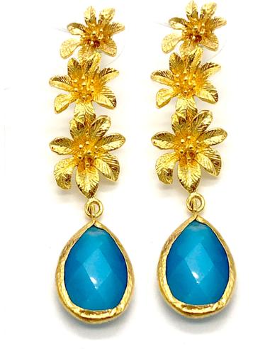PENDIENTES LARGOS DE TRES FLORES DORADAS Y OJO DE GATO AZUL
