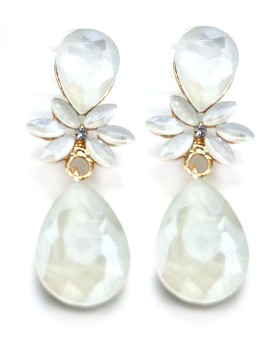 PENDIENTES CON FLOR BLANCOS