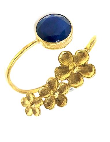 BRAZALETE FINO DORADO CON OJO DE GATO AZULÓN Y TRES FLORES DORADAS