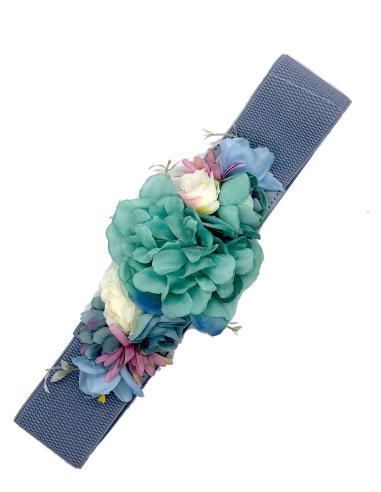 CINTURÓN DE FLORES BLANCAS Y AZULES CON CUERPO EN MALLA AZUL