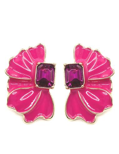 PENDIENTES PEQUEÑOS FUCSIAS DISEÑO DE MEDIA FLOR Y CRISTAL