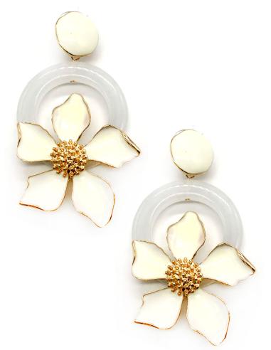 PENDIENTES LARGOS BLANCOS CON PRECIOSO DISEÑO DE ARO Y FLOR