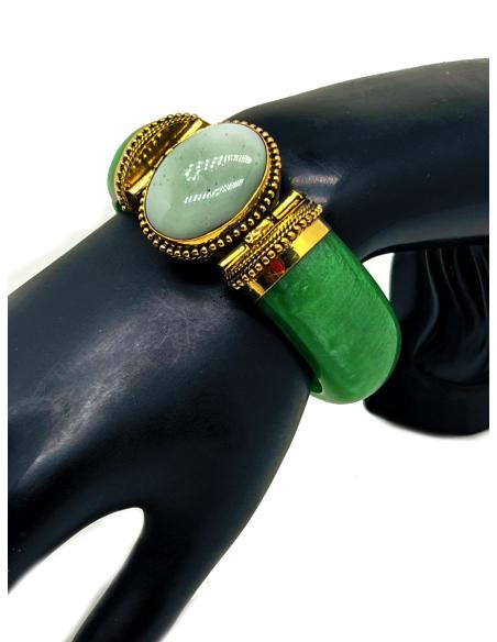 BRAZALETES VERDES CON PIEDRA BLANCA DE LA COLECCION ETNICA