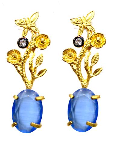 PENDIENTES LARGOS AZULES CON ENTRAMADO DE FLORES Y MARIPOSA BAÑADO EN ORO