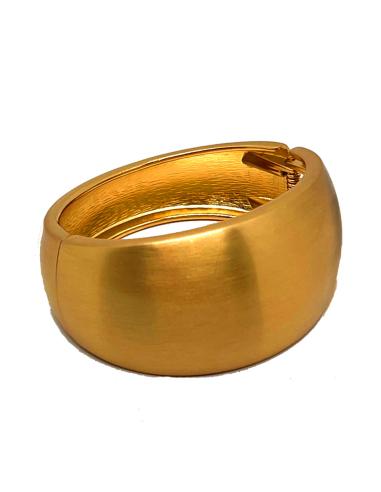 PULSERAS DORADAS Y BRAZALETES ANCHOS EN DORADO MATE