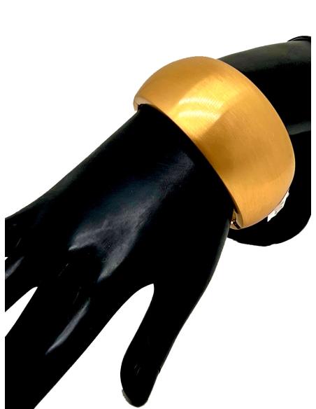 PULSERAS DORADAS Y BRAZALETES ANCHOS EN DORADO MATE