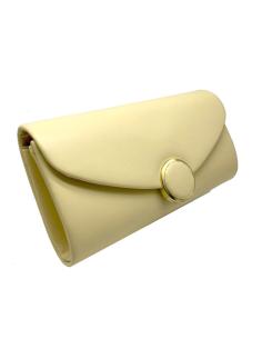 CARTERA DE FIESTA BEIGE DISEÑO DE SOBRE CON BOTON DORADO