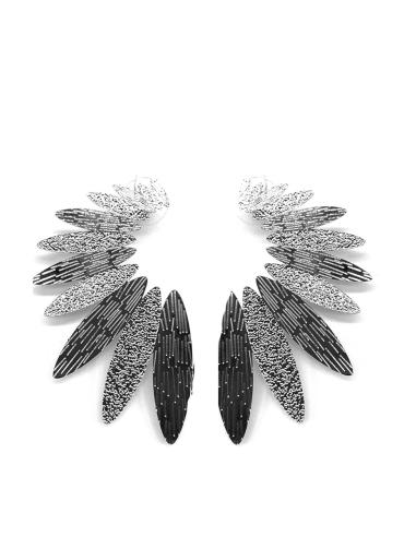 PENDIENTES PLATEADOS DISEÑO ELEGANTE MUY FAVORECEDOR