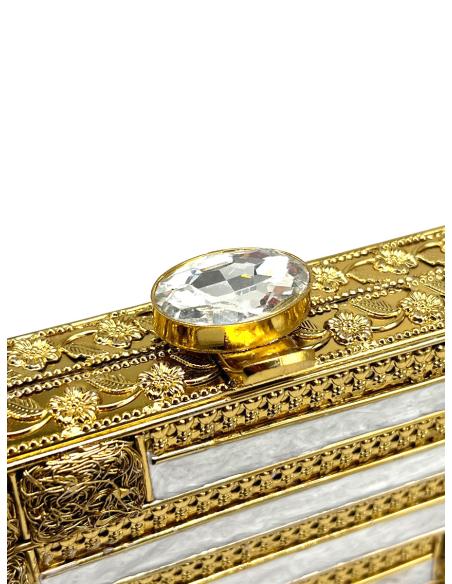CLUTCH DE FIESTA DORADO CON ESPECIAL DISEÑO Y CIERRE DE CRISTAL