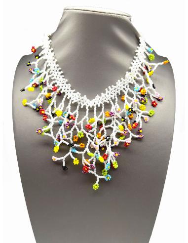 COLLARES ETNICOS BLANCOS ORIGINALES CON FLORECITAS
