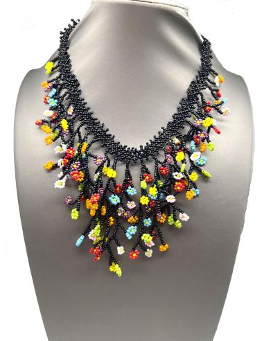 COLLARES ETNICOS NEGROS ORIGINALES CON FLORECITAS