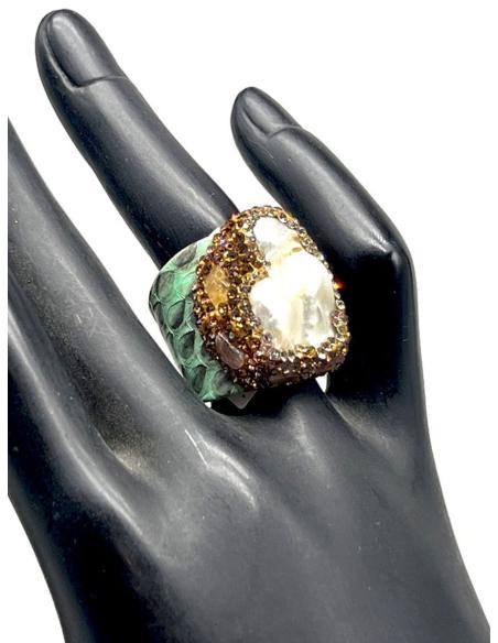 ANILLOS VERDES DE PIEL DE SERPIENTE Y PERLA BARROCA