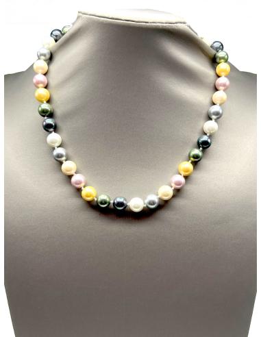 COLLARES DE PERLAS GRANDES DE COLORES UN CLASICO ATEMPORAL