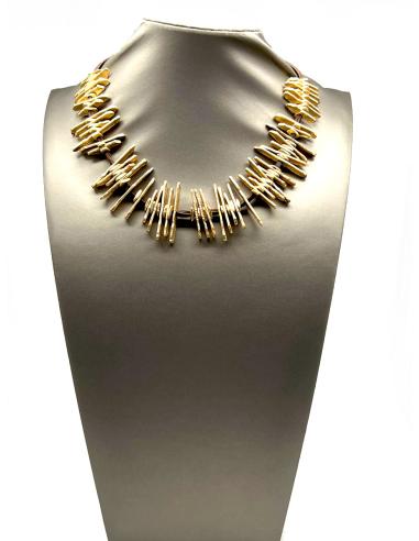 COLLARES CORTOS DORADOS PARA MUJER PARA TU OUTFIT DE DIA