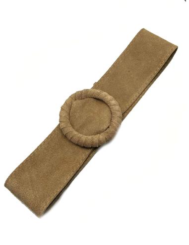 CINTURONES PARA MUJER EN BEIGE DE ANTE CON HEBILLA EN EL TONO