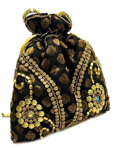 BOLSOS BOMBONERA NEGRA CON DECORACION DORADA