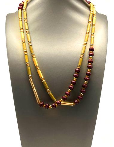 COLLAR DE ESTILO ETNICO EN TONOS OCRE, GRANATE Y VERDE