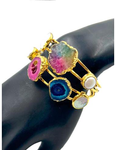 BRAZALETE BAÑADO EN ORO CON ÁGATAS FUCSIA, AZUL Y MULTICOLOR Y PIEDRAS DE LUNA