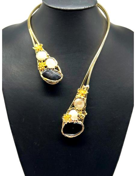 COLLARES DORADOS ORIGINALES CON PIEDRAS NEGRAS Y PERLAS