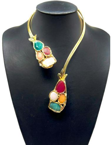 COLLARES DORADOS CON PEDRERIA TOQUE EXTRA MUY ELEGANTE