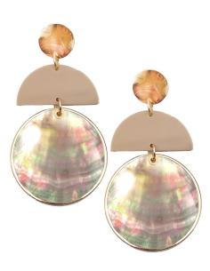 LARGOS PENDIENTES DE NACAR CON DETALLES EN MARRON Y DORADO