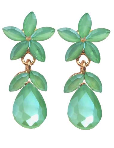 PENDIENTES DE FIESTA VERDES TONO CLARO CON FLORECITAS
