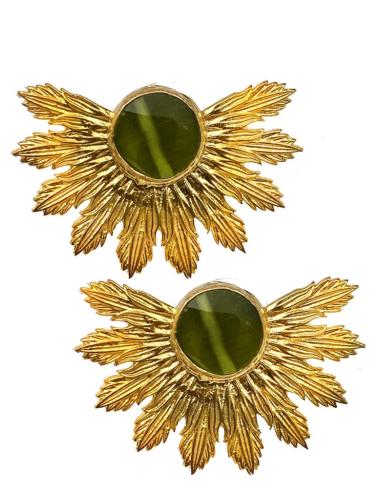 PENDIENTES PEQUEÑOS DORADOS ABANICO CON PIEDRA VERDE MUSGO